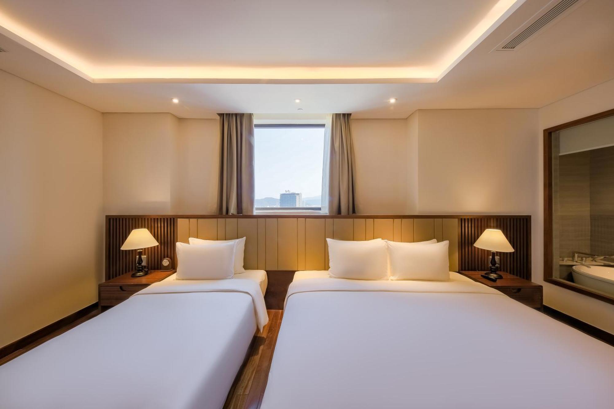 Green Beach Hotel Nha Trang Esterno foto